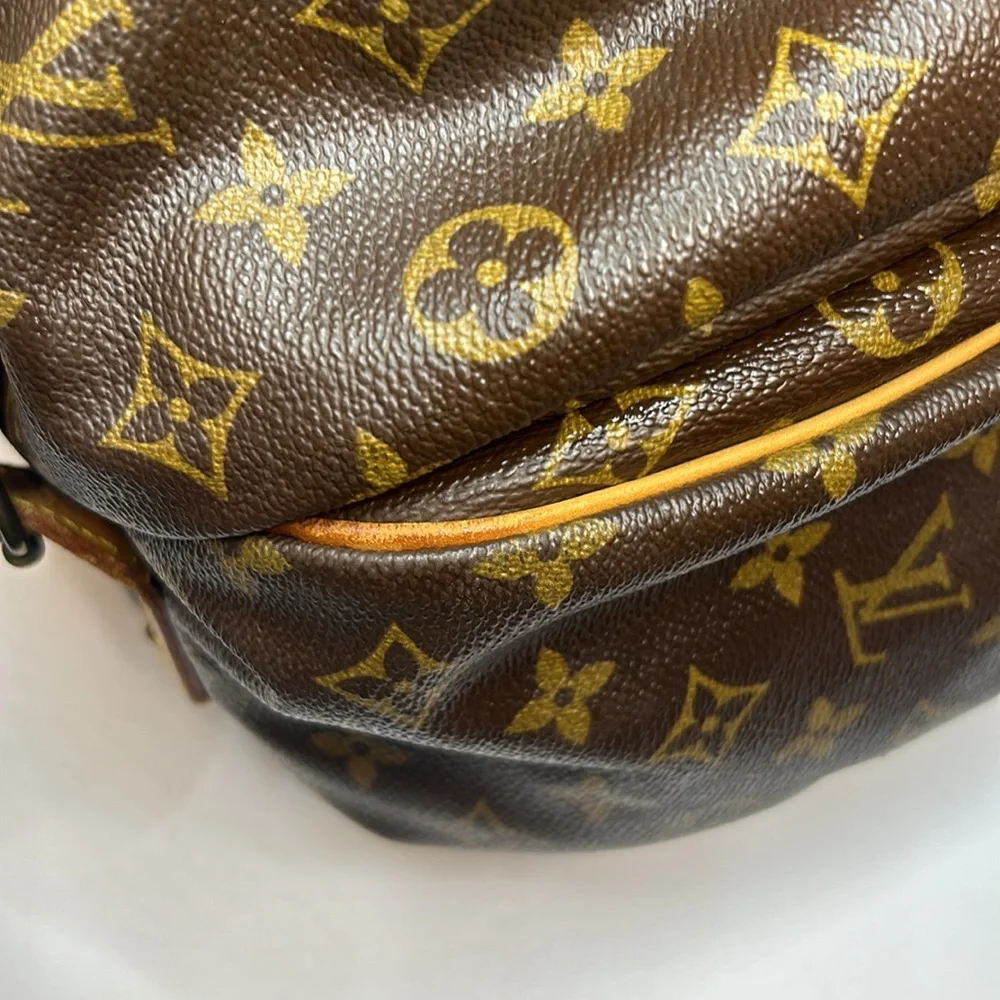 Louis Vuitton LOUIS VUITTON Monogram Saumur